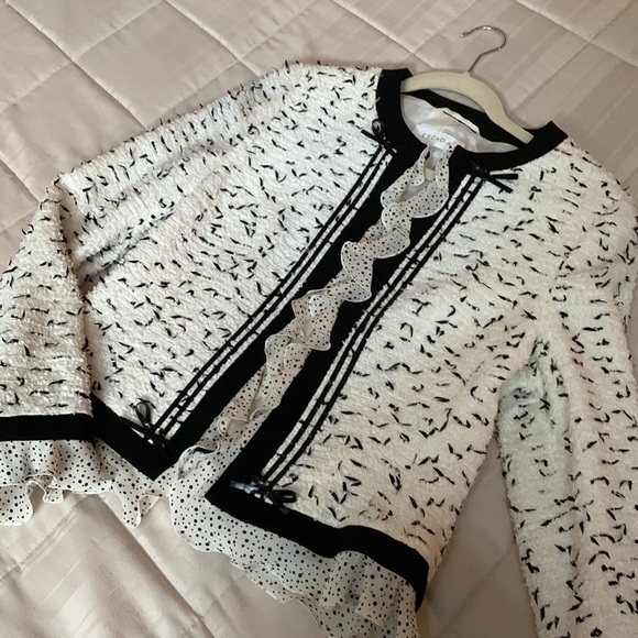 Escada Boucle Tweed Ruffle Edge Jacket Black White Faux Patent Bow Sequin Trim - Picture 16 of 16